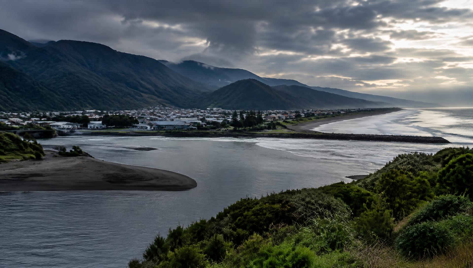 Louvre roofs and outdoor living in Greymouth